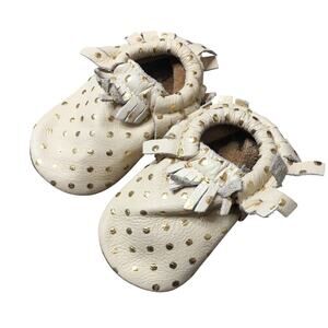 Freshly Picked Leather Moccasins Fringe Baby Shoes Cream Gold Polka Dots SZ 4